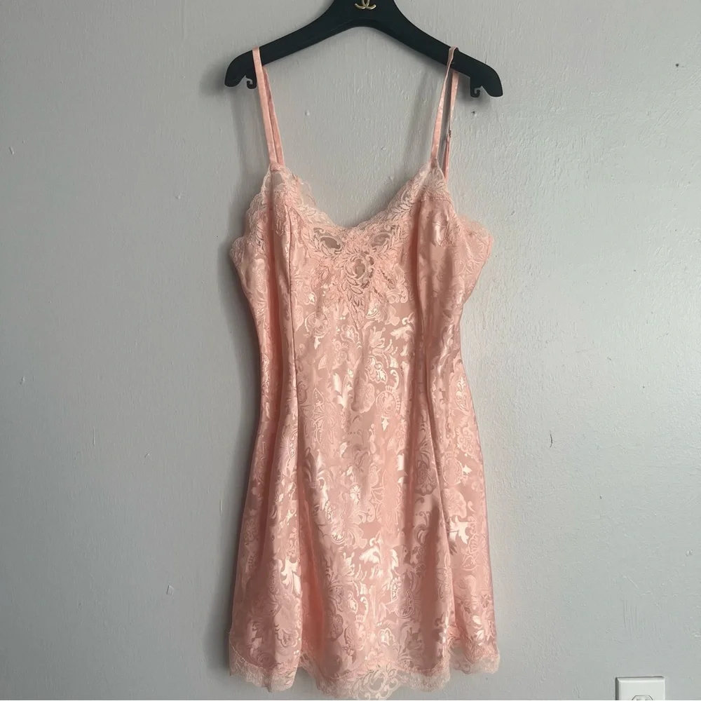 Vintage Victoria’s Secret Old Hollywood Glamour Chemise - Picture 5 of 15